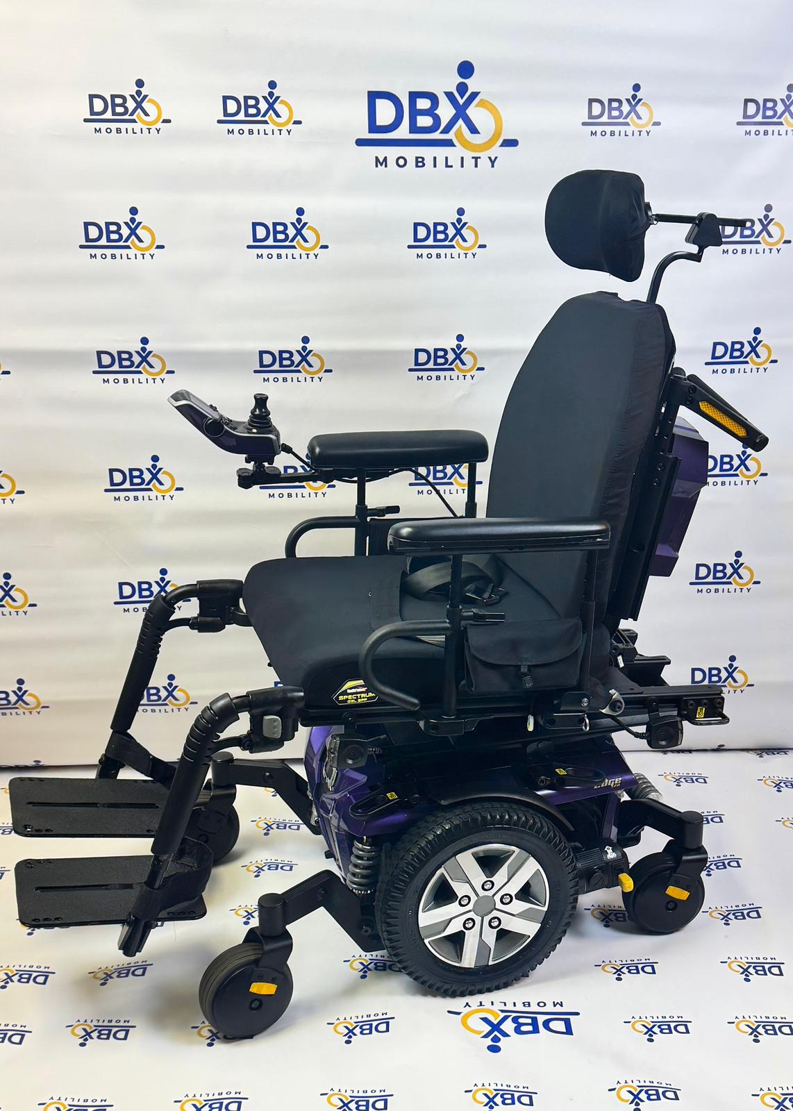 Quantum Q6 Edge 2 Electric Powerchair – Power Tilt & Advanced Control