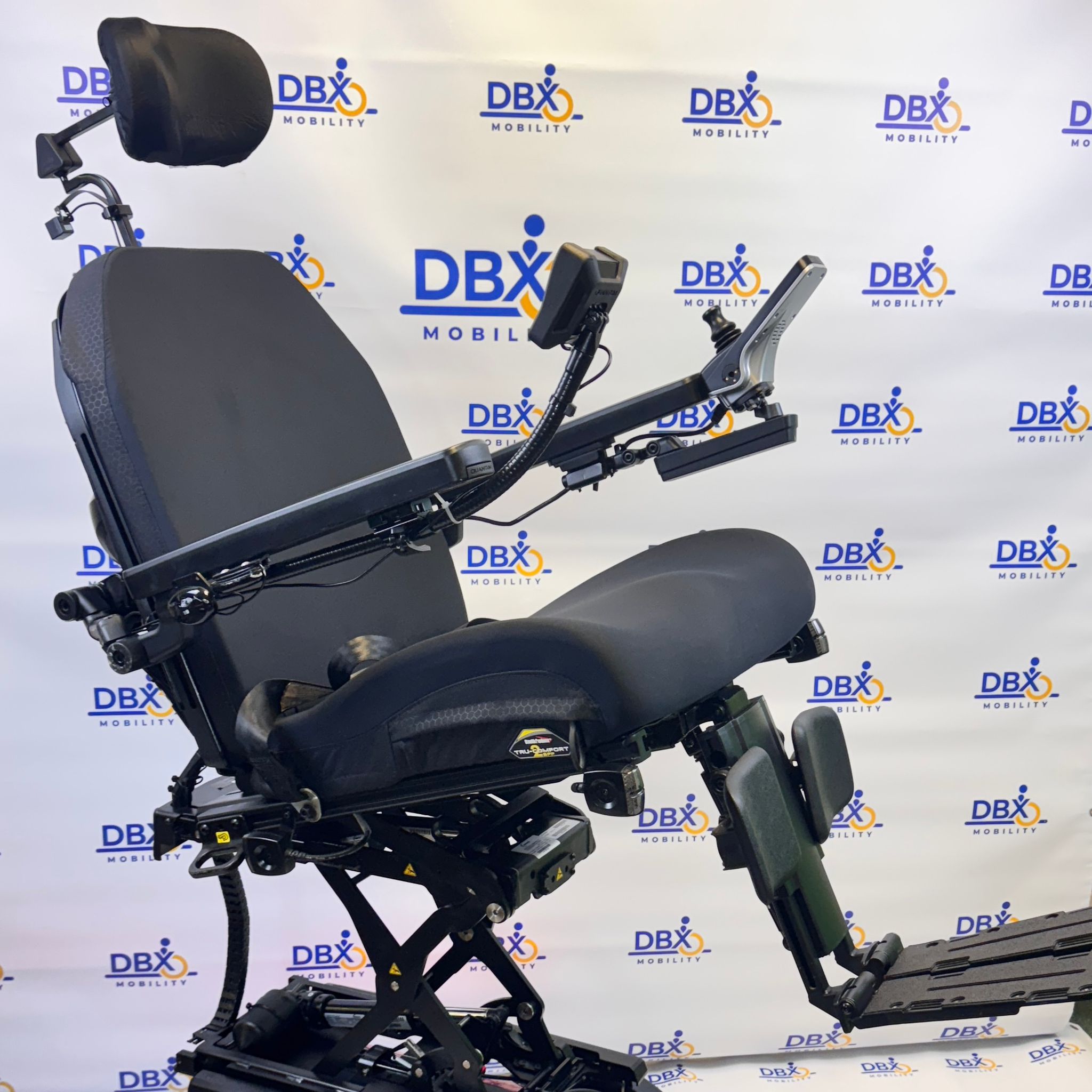 Quantum Edge 3 Stretto Powerchair | iLevel Lift & Tilt | Camera System