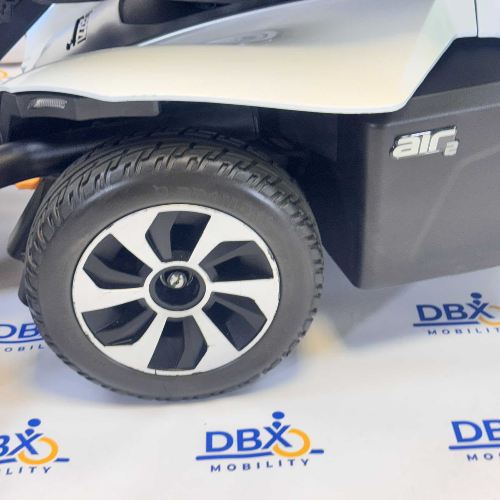 Pride Jazzy Air 2 Elevating Powerchair – Refurbished | DBX Mobility