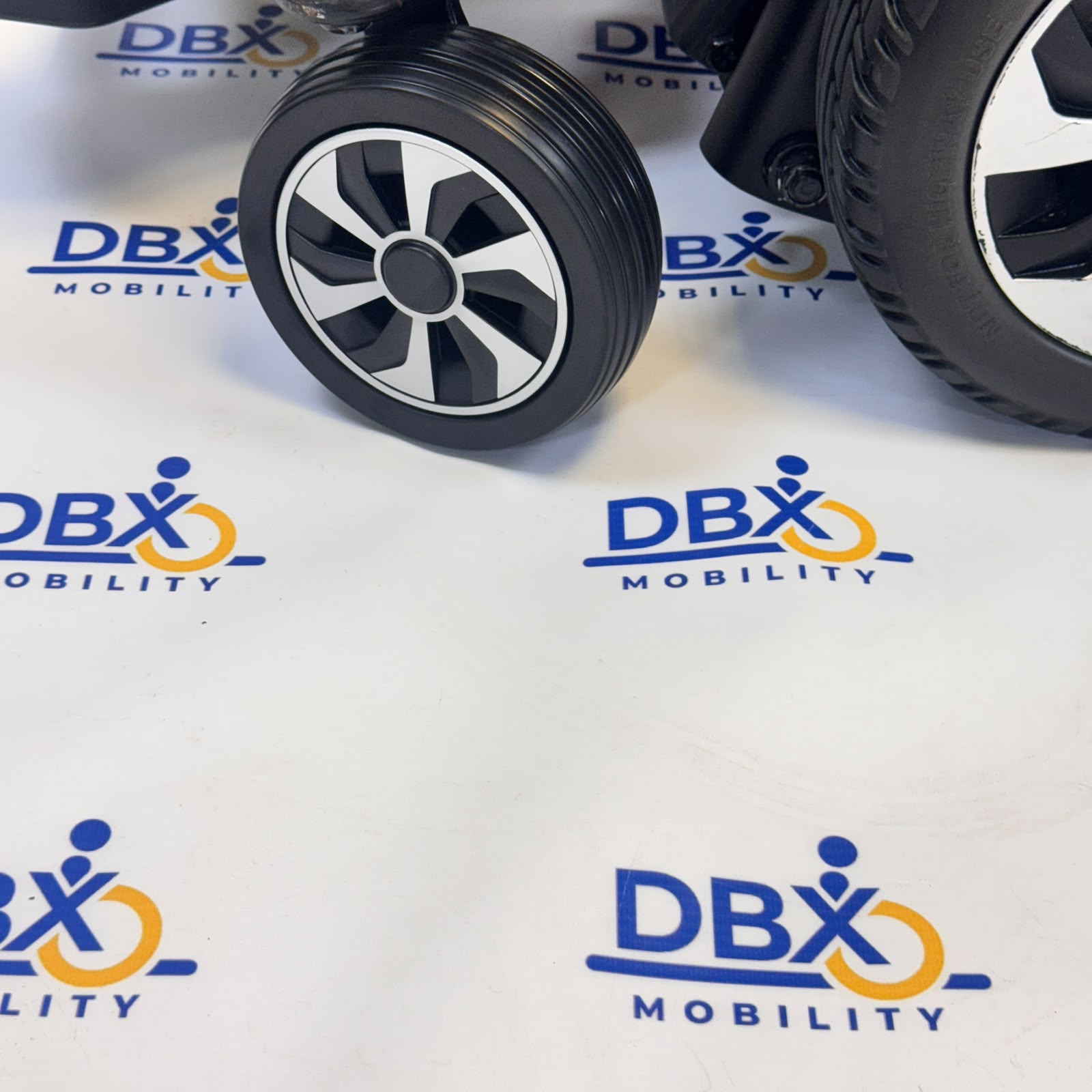 Pride Jazzy Air 2 Elevating Powerchair – Refurbished | DBX Mobility