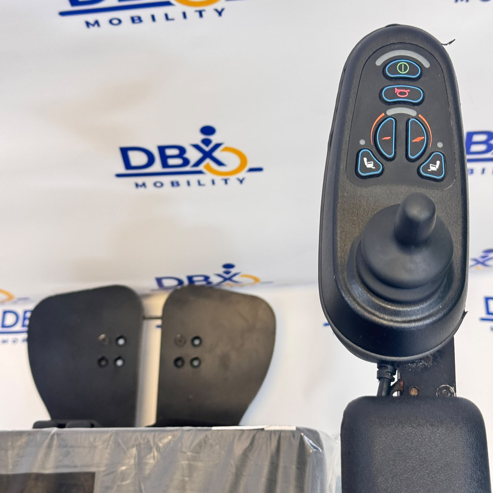 Quickie Salsa M2 Mini Powerchair – Refurbished | DBX Mobility