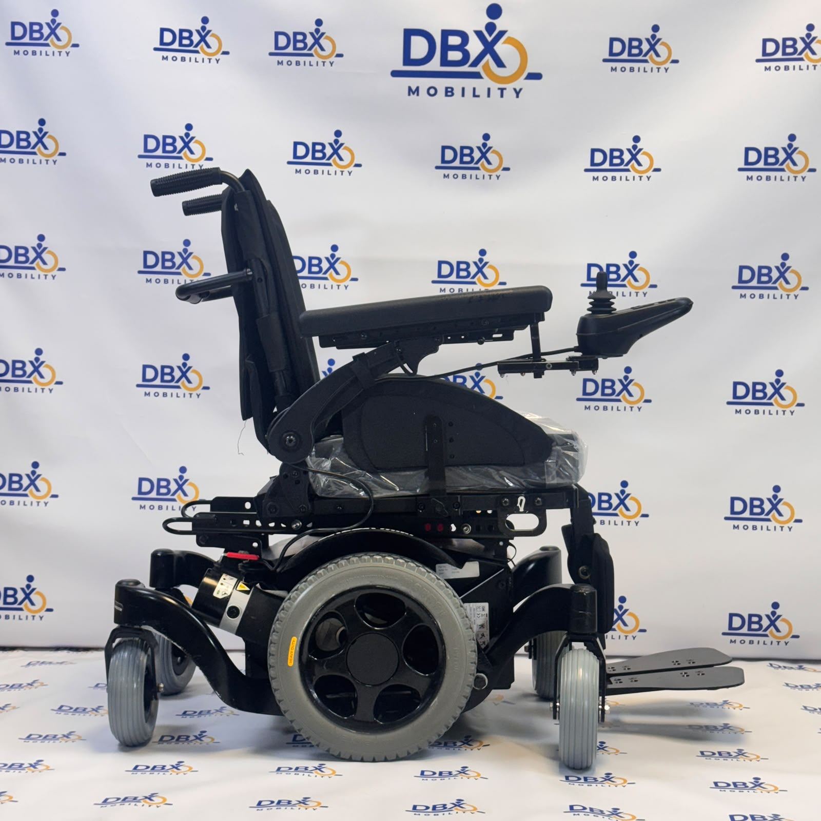 Quickie Salsa M2 Mini Powerchair – Refurbished | DBX Mobility