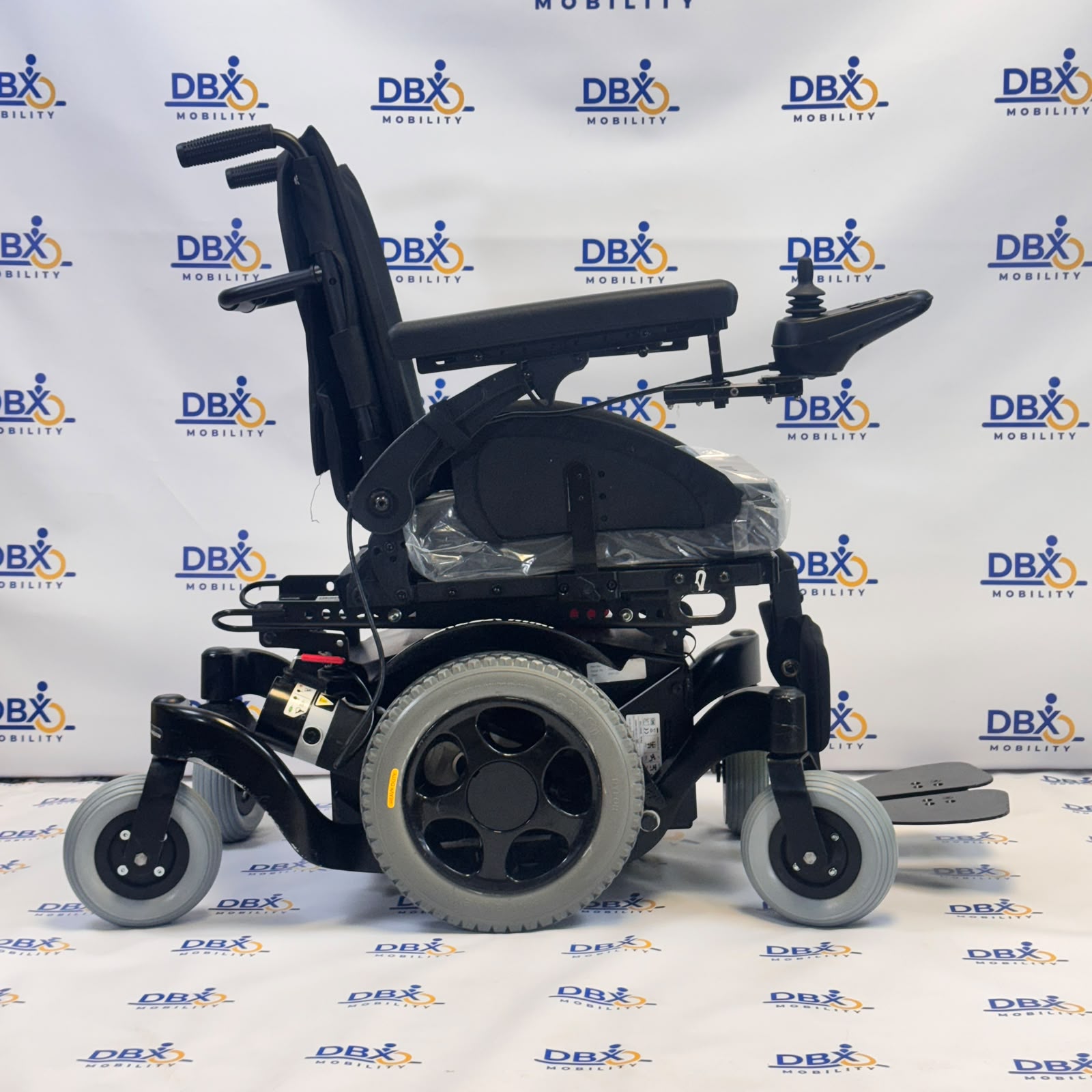 Quickie Salsa M2 Mini Powerchair – Refurbished | DBX Mobility