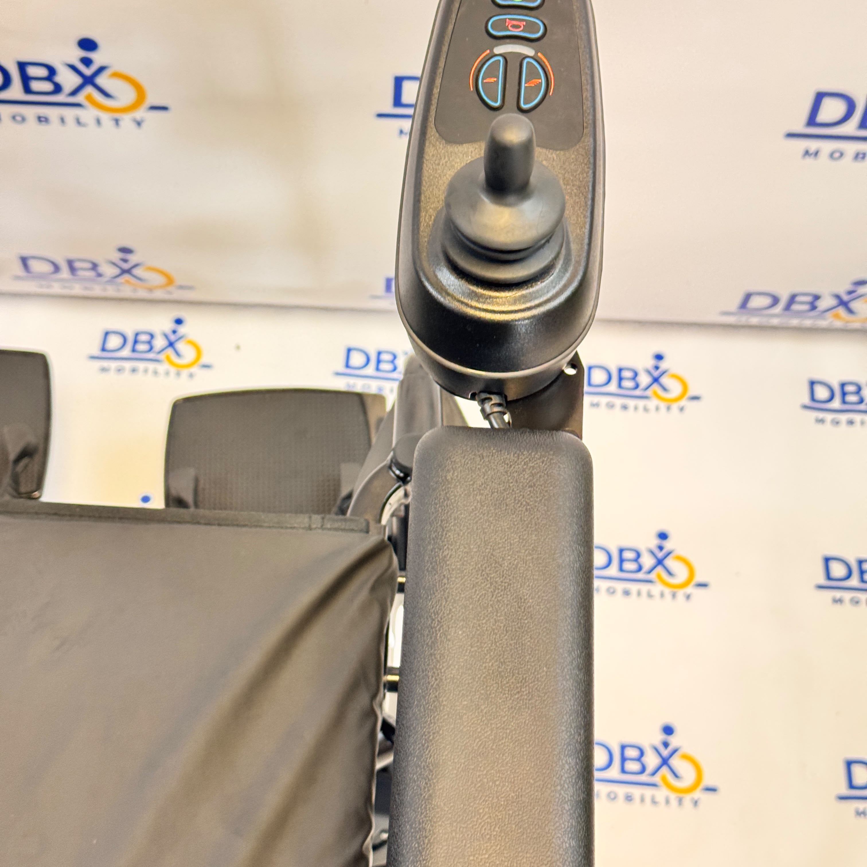 2025 Quickie Q100 R Powerchair | Nearly New 2025 Model | DBX Mobility