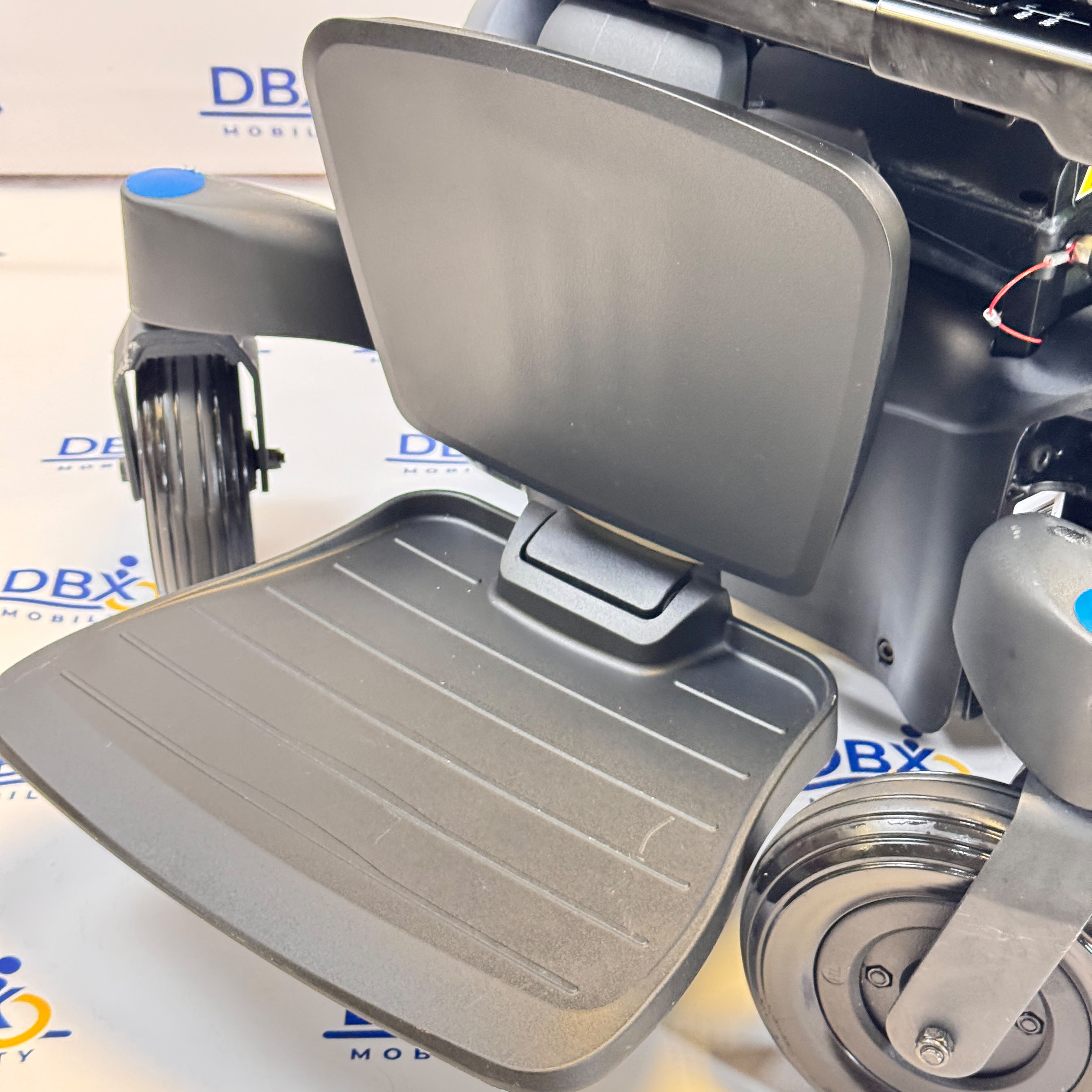 Quickie Q500 M Powerchair | Attendant Controls | DBX Mobility