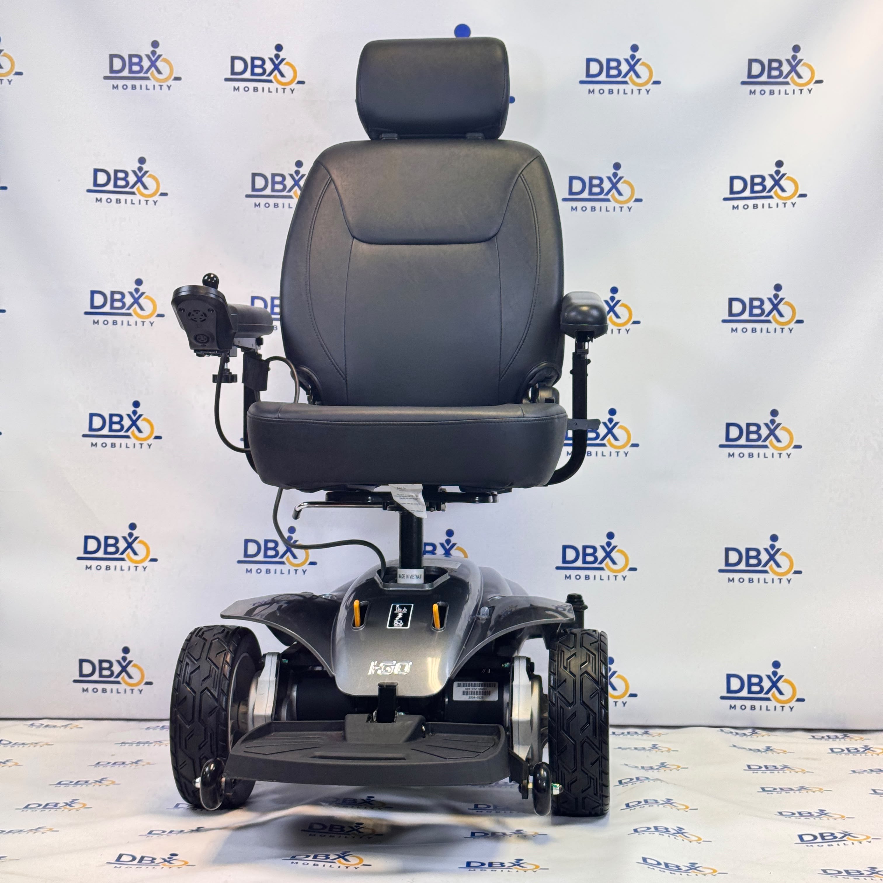 CareCo i-Go Zenith Pro Refurbished Mid-Wheel Drive Powerchair | DBX