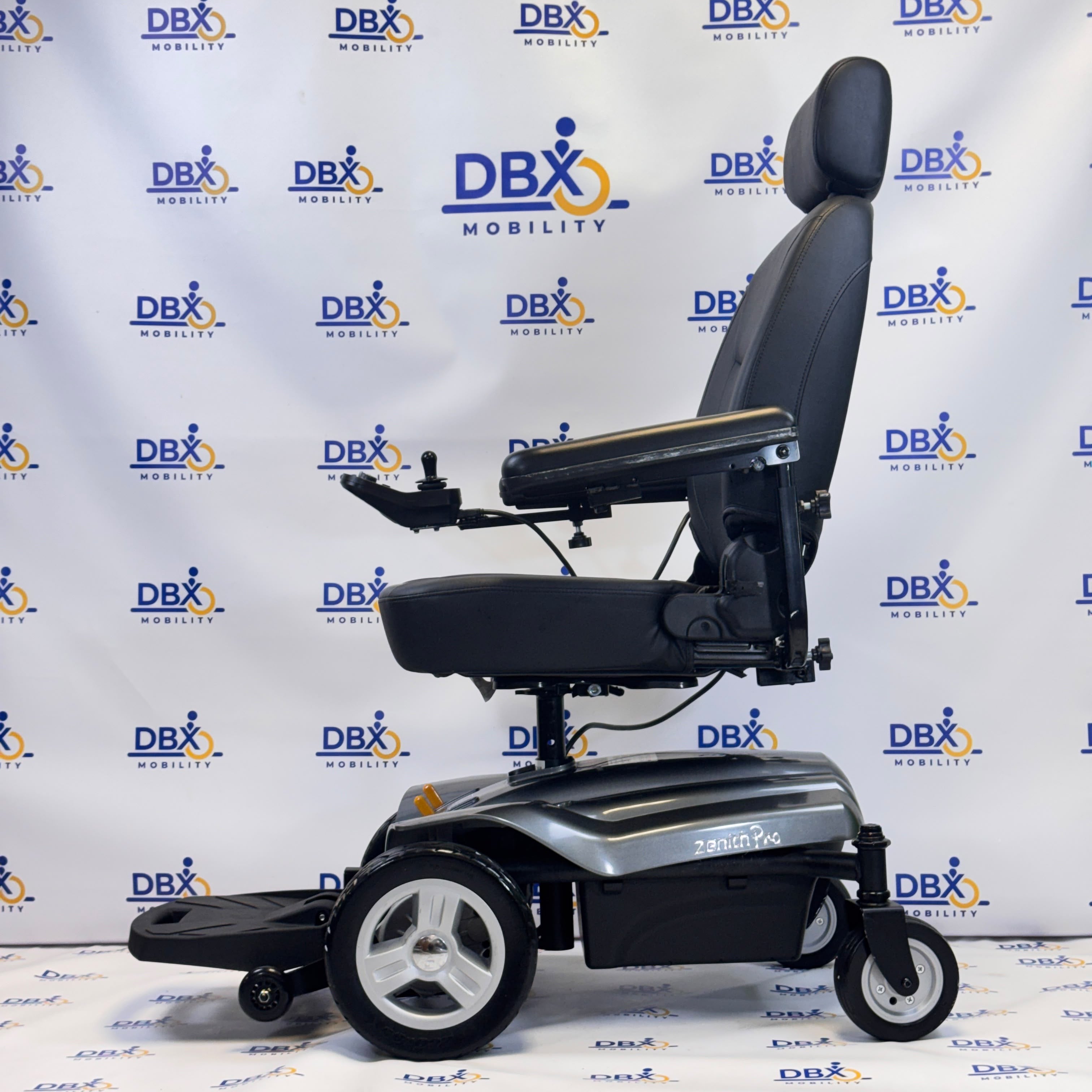 CareCo i-Go Zenith Pro Refurbished Mid-Wheel Drive Powerchair | DBX