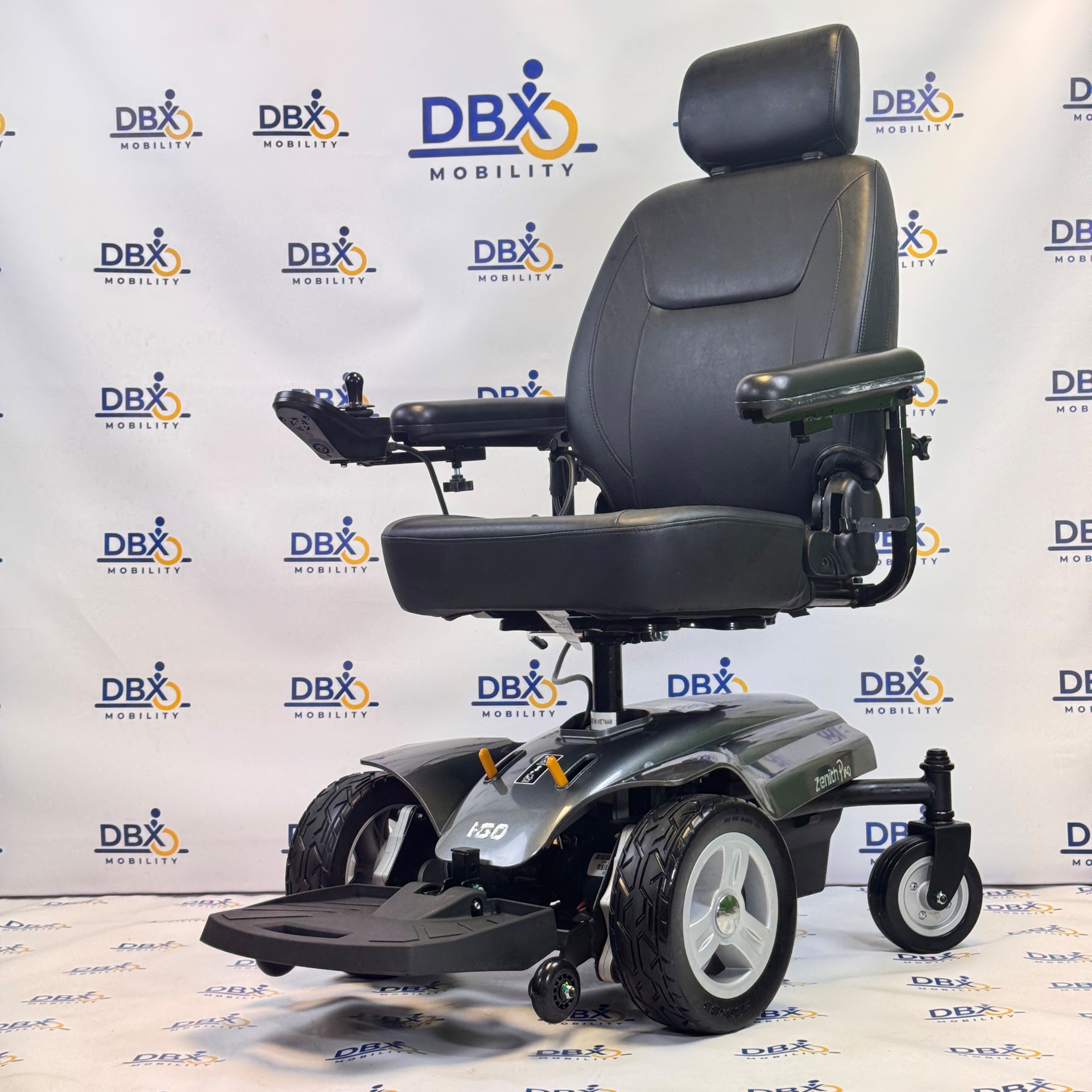 CareCo i-Go Zenith Pro Refurbished Mid-Wheel Drive Powerchair | DBX