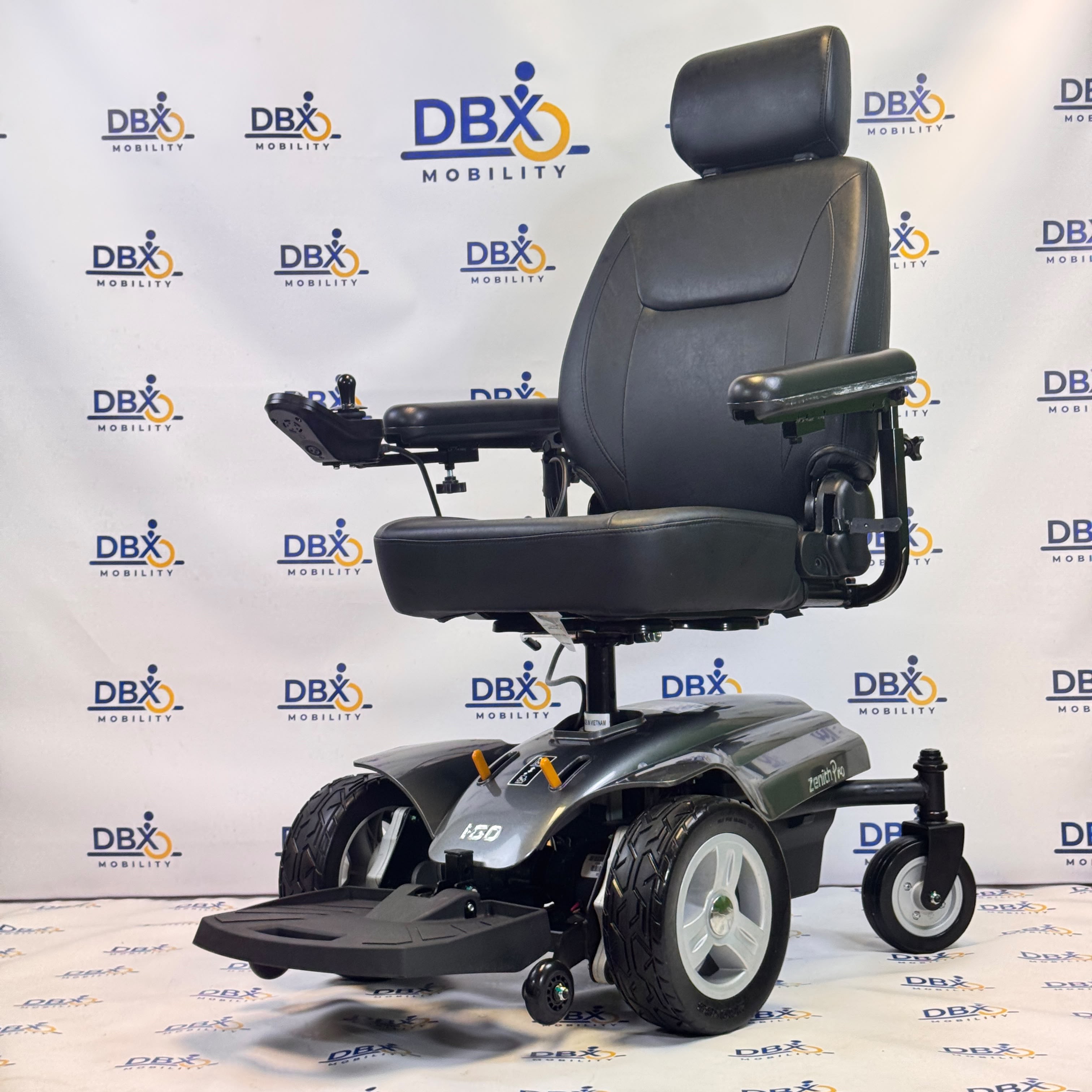CareCo i-Go Zenith Pro Refurbished Mid-Wheel Drive Powerchair | DBX