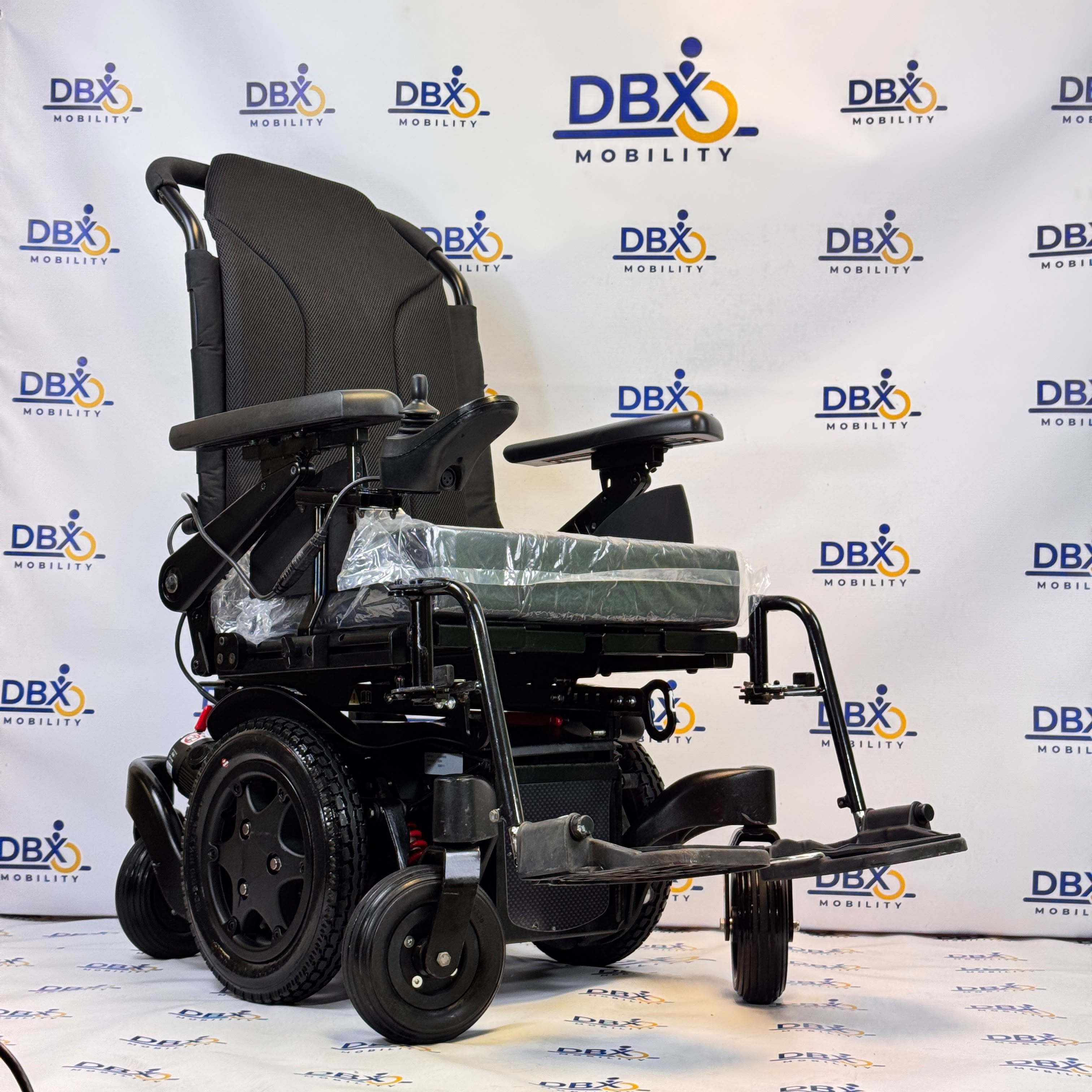 Quickie Q300 M Mini Powerchair | Refurbished | DBX Mobility