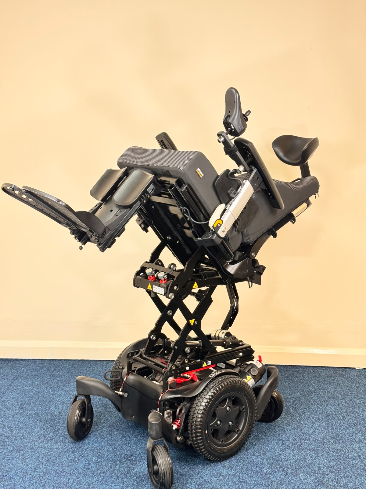 Quickie Q500 M Sedeo Pro Powerchair | Power Tilt, Seat Lift & Elevating Legrests