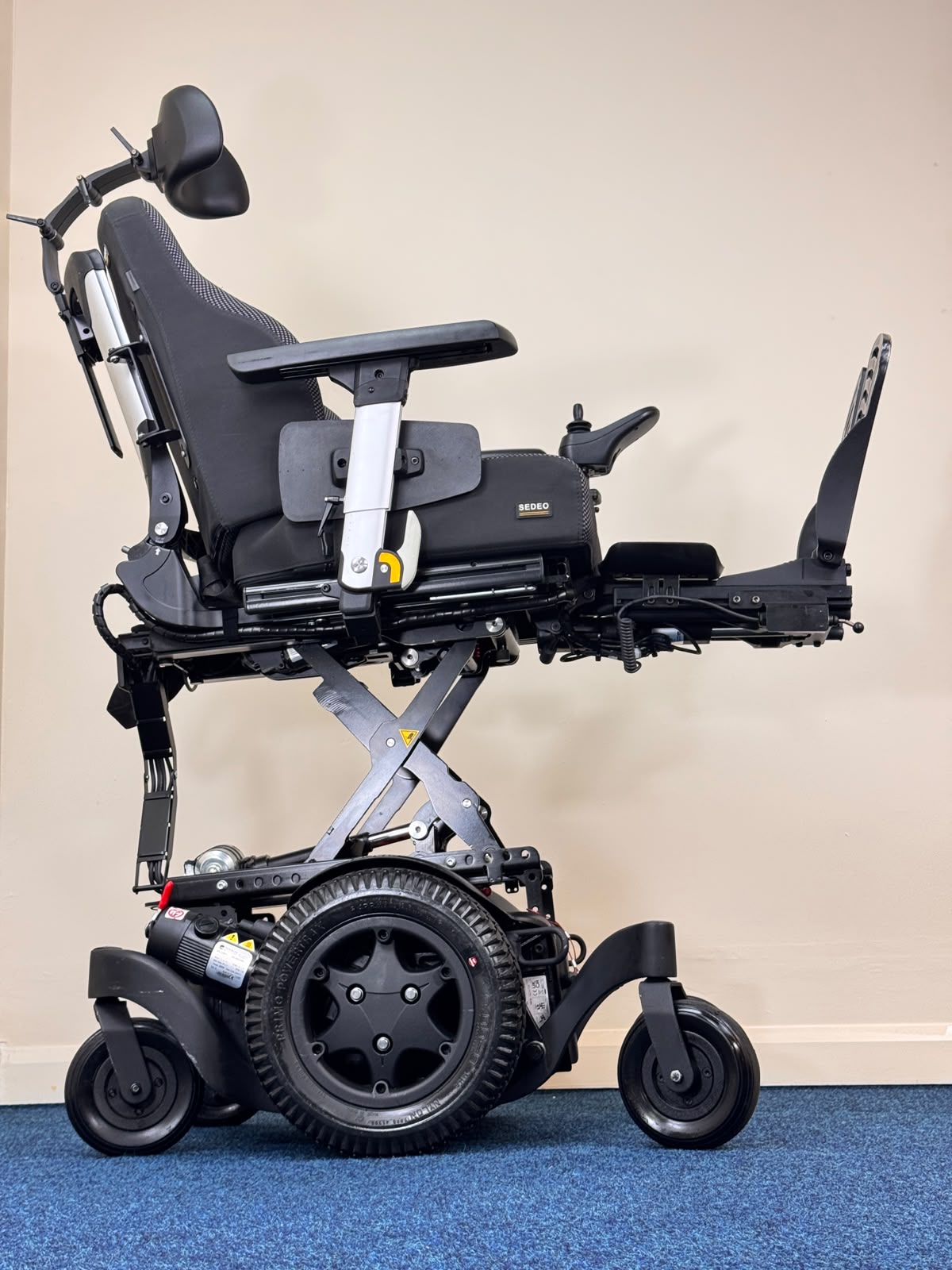 Quickie Q500 M Sedeo Pro Powerchair | Power Tilt, Seat Lift & Elevating Legrests