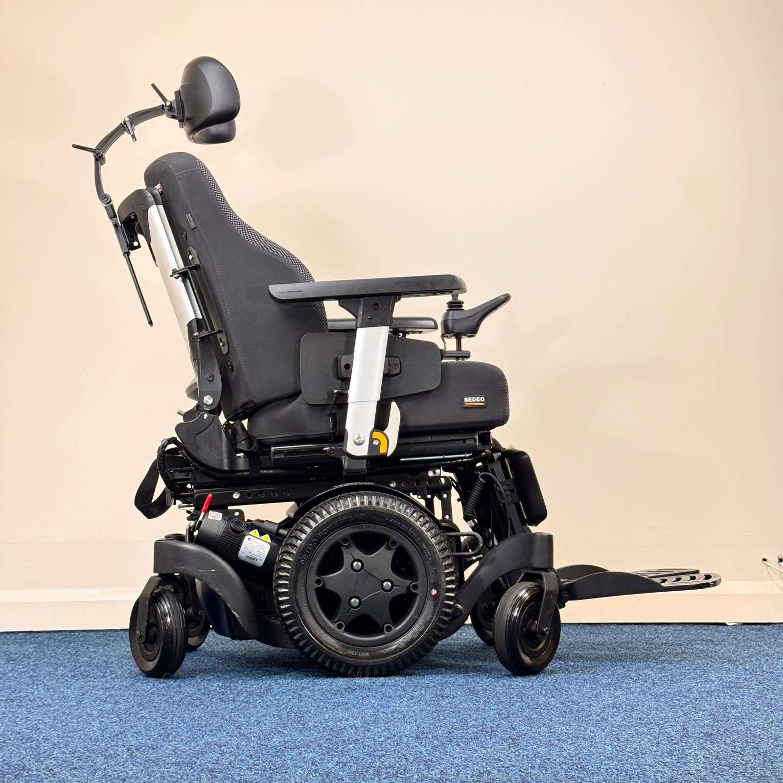 Quickie Q500 M Sedeo Pro Powerchair | Power Tilt, Seat Lift & Elevating Legrests