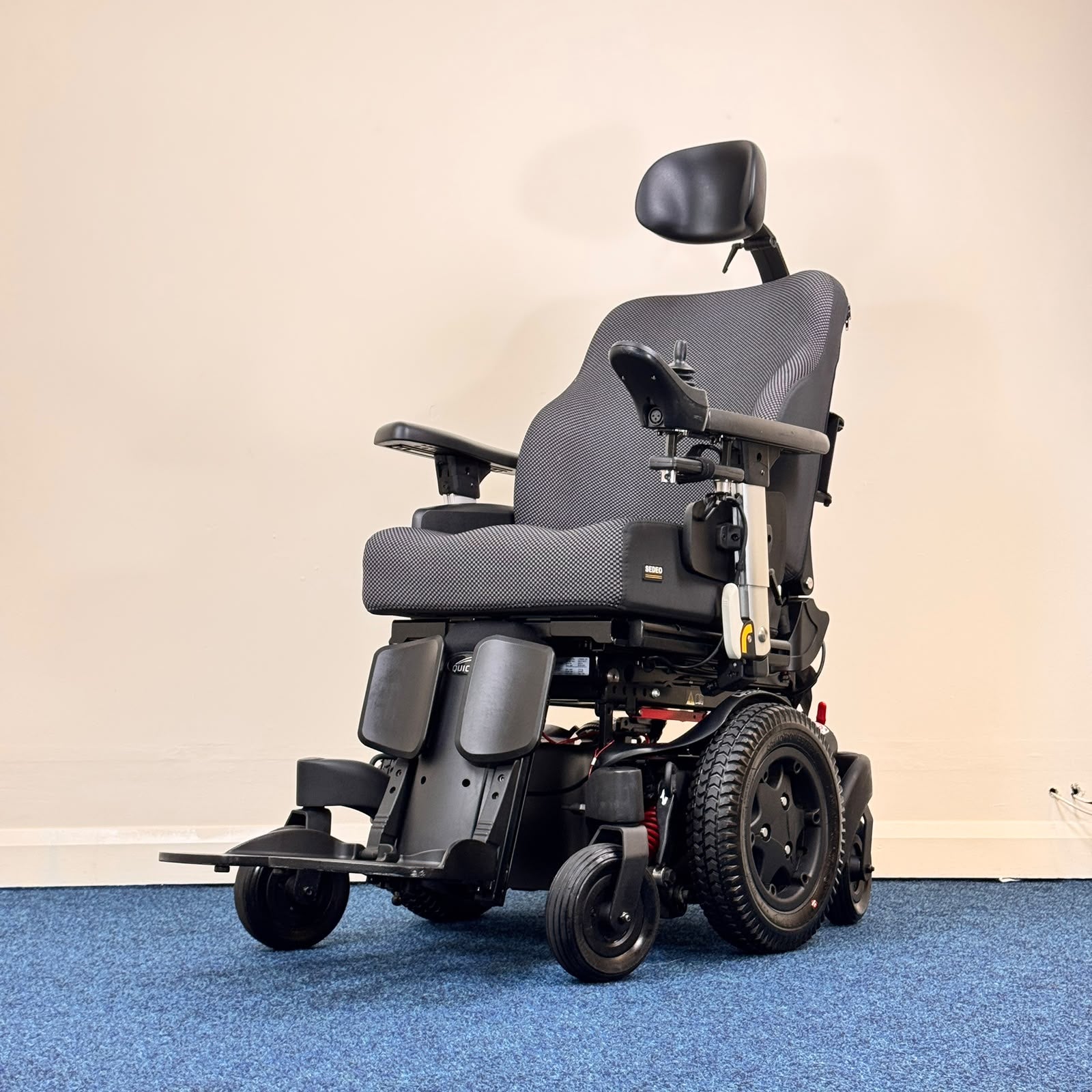 Quickie Q500 M Sedeo Pro Powerchair | Power Tilt, Seat Lift & Elevating Legrests