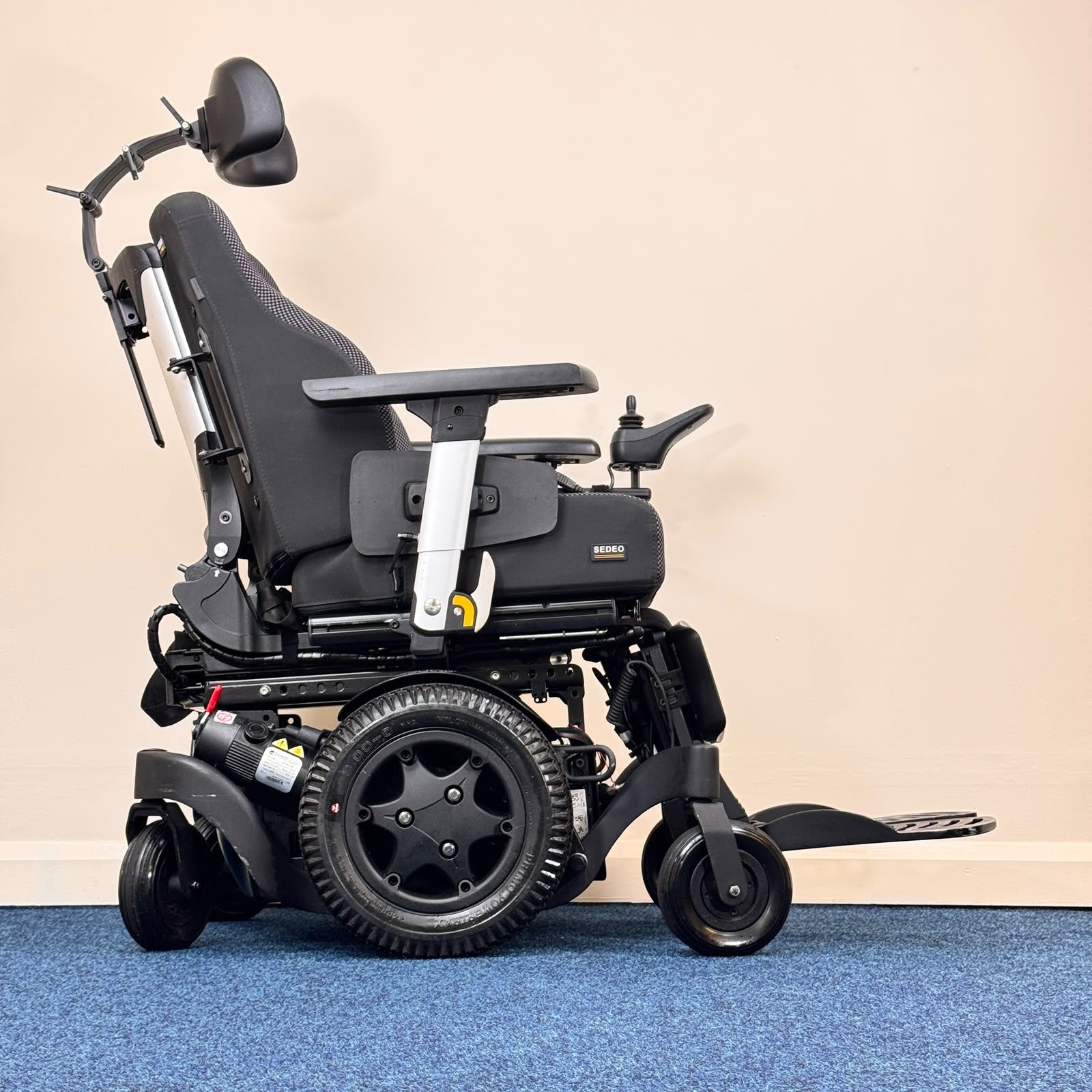 Quickie Q500 M Sedeo Pro Powerchair | Power Tilt, Seat Lift & Elevating Legrests