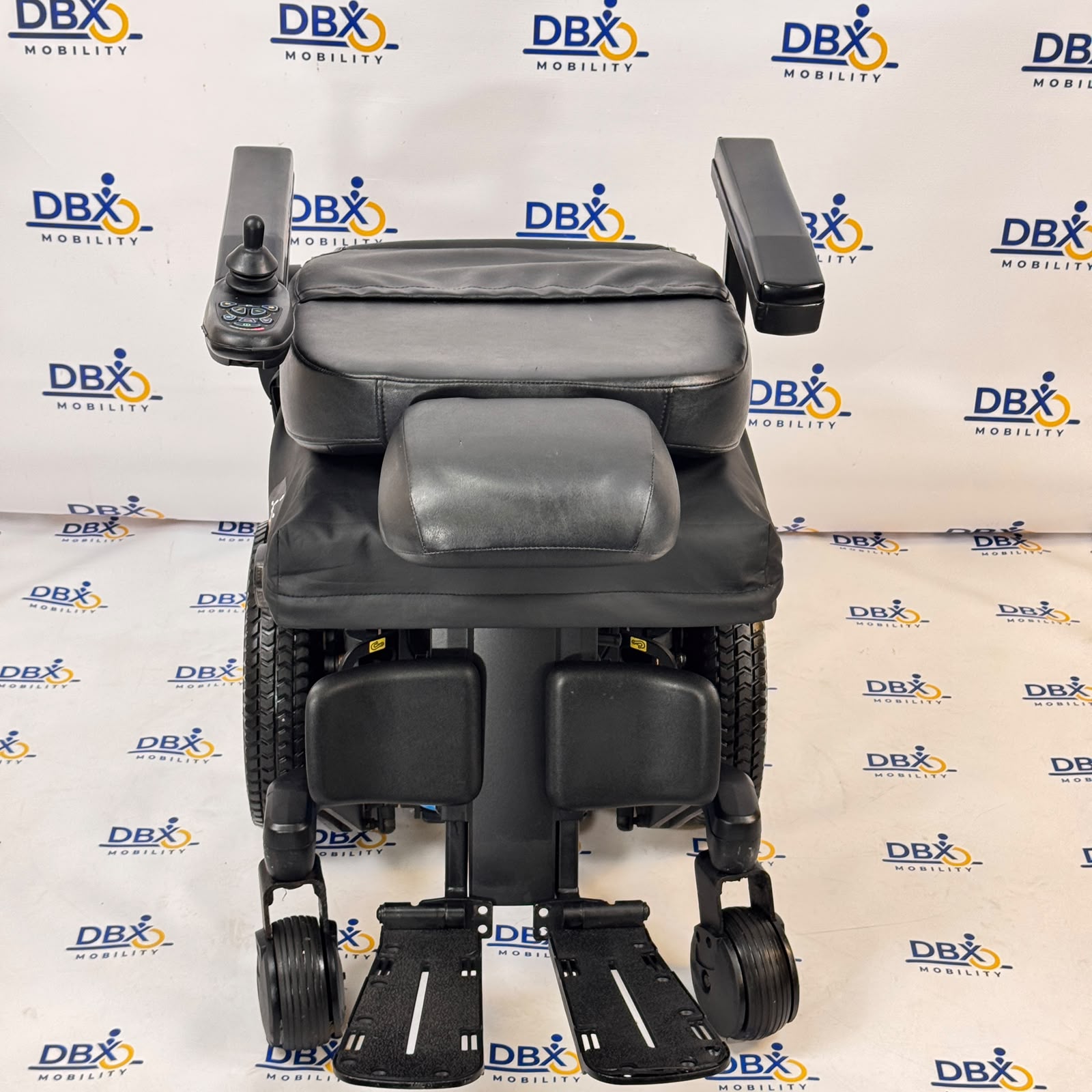 Quantum Edge 3 Stretto Power Chair | Refurbished, Narrow Mid-Wheel Drive, ROHO Cushion
