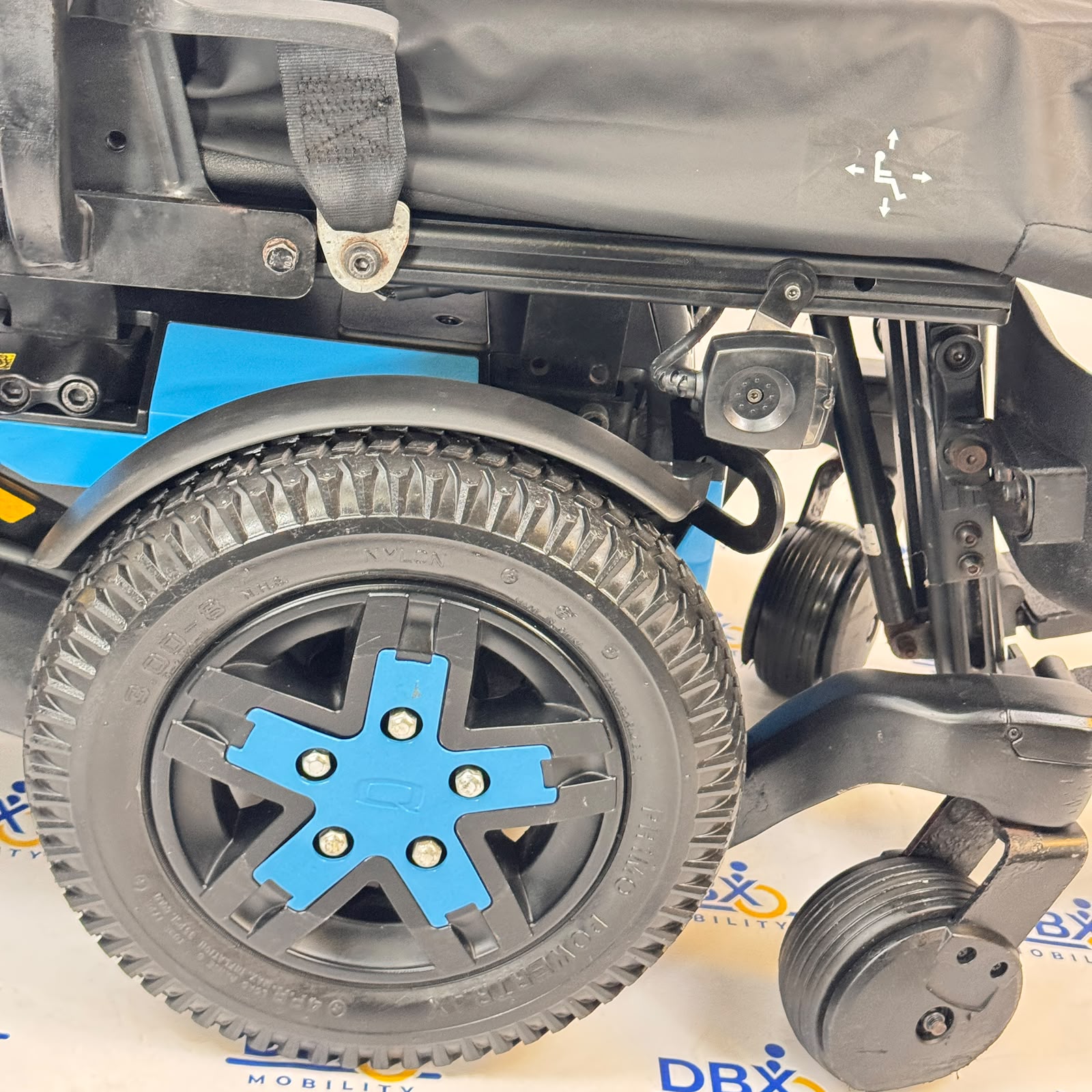Quantum Edge 3 Stretto Power Chair | Refurbished, Narrow Mid-Wheel Drive, ROHO Cushion