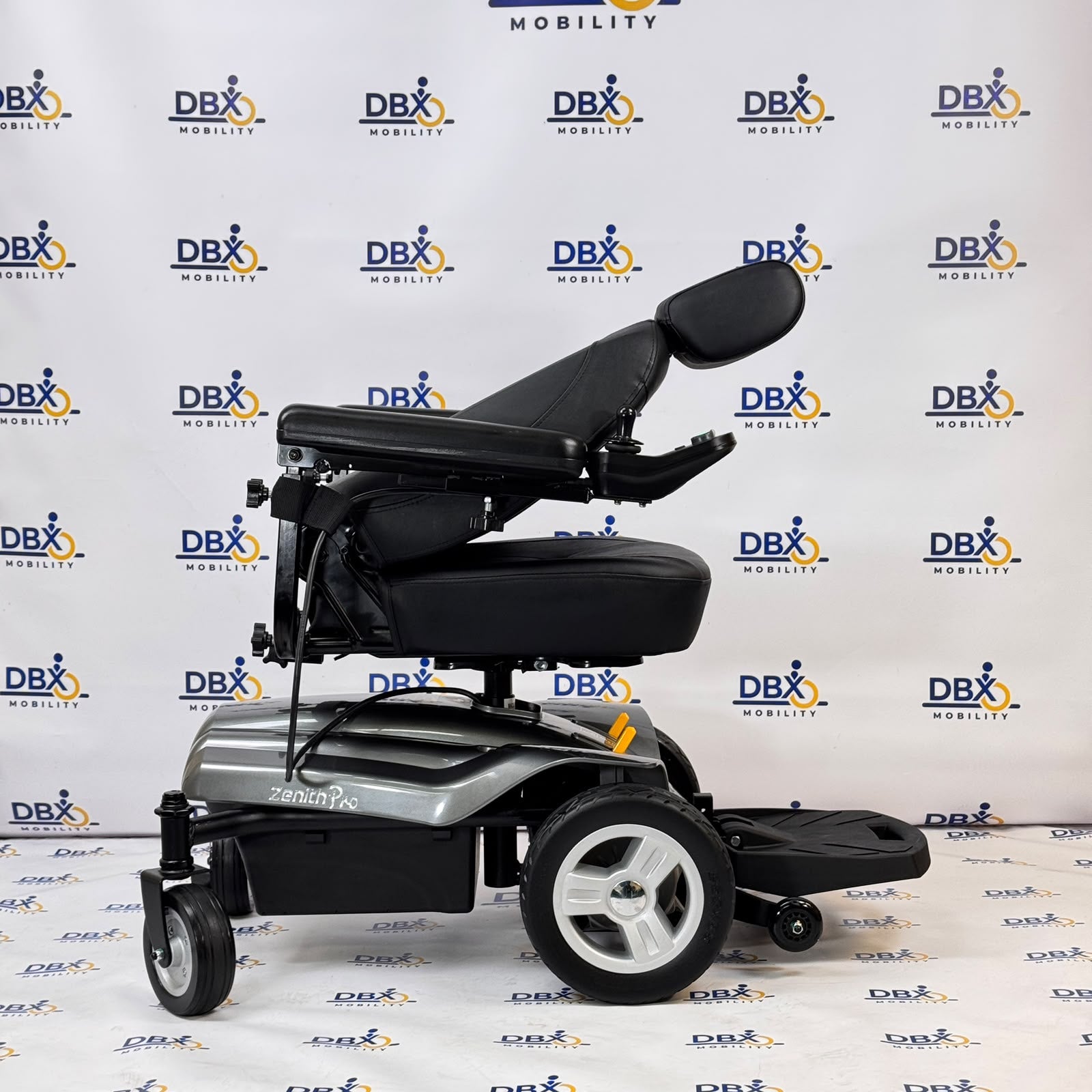 CareCo i-Go Zenith Pro Powerchair | Mint Condition | DBX Mobility