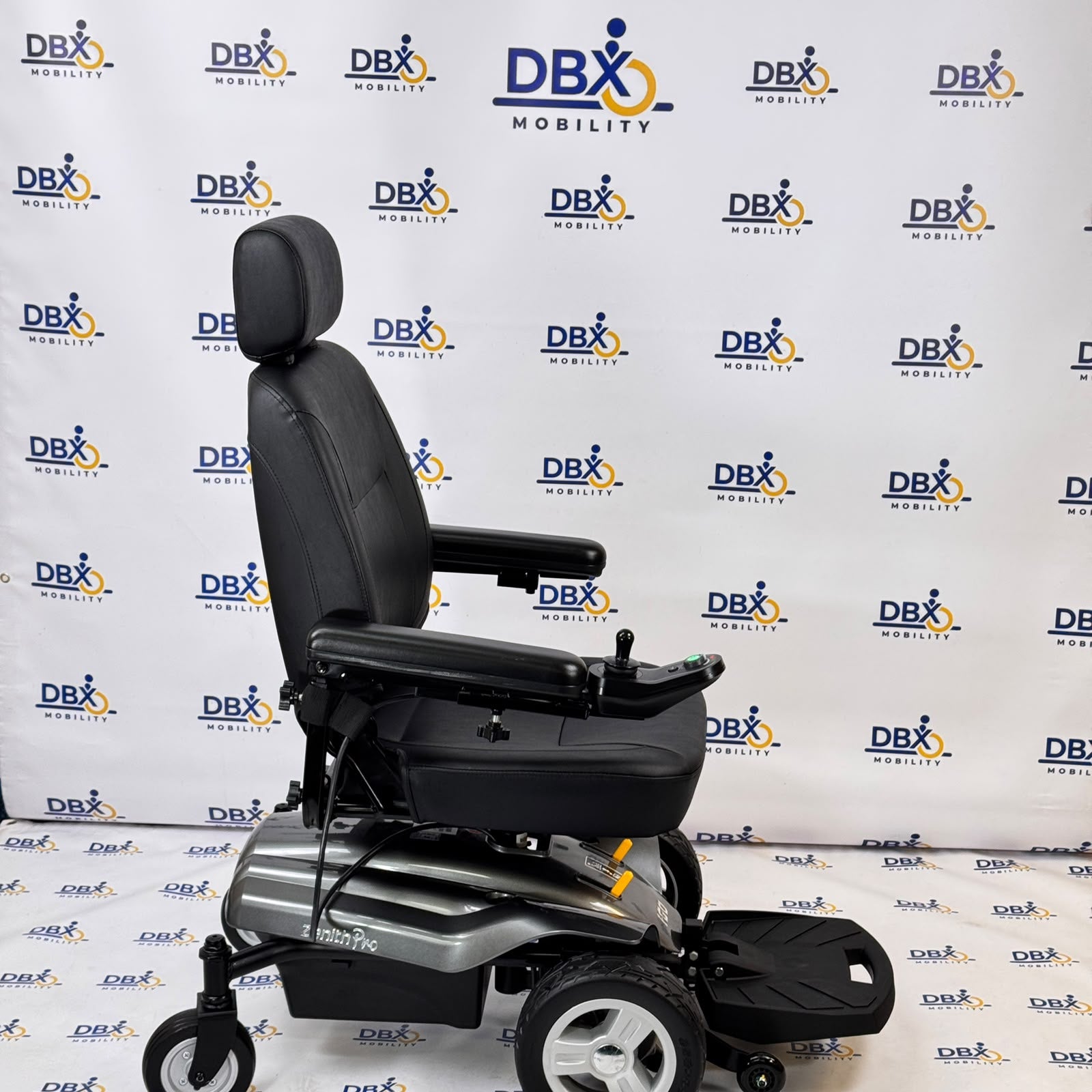 CareCo i-Go Zenith Pro Powerchair | Mint Condition | DBX Mobility