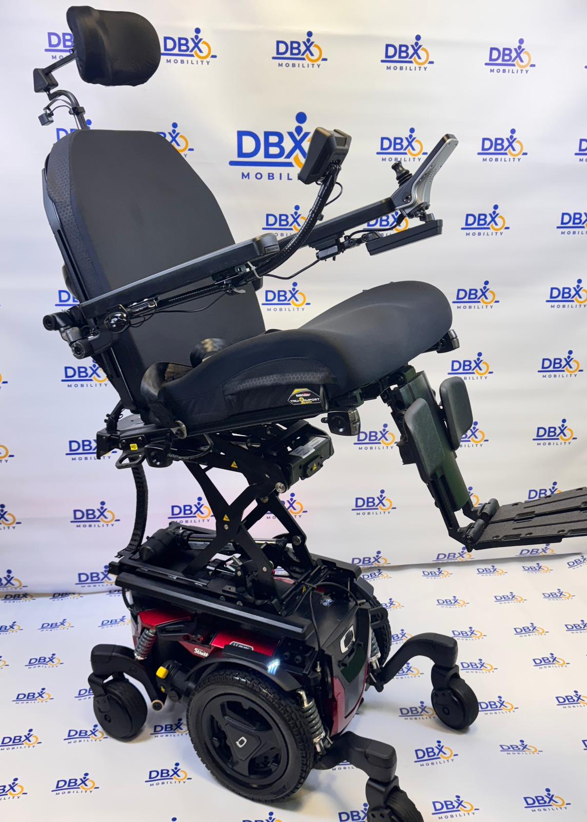 Quantum Edge 3 Stretto Powerchair | iLevel Lift & Tilt | Camera System