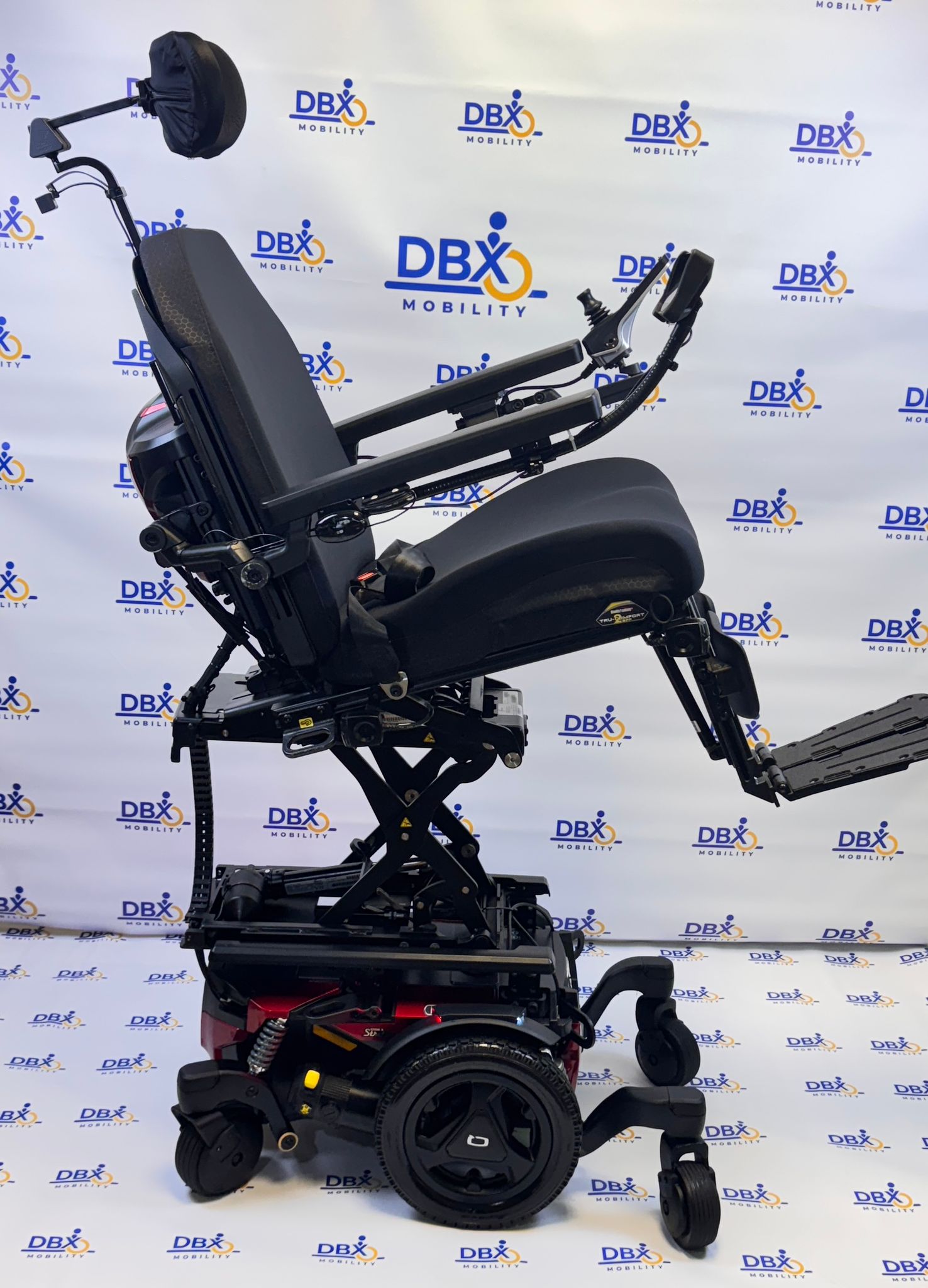 Quantum Edge 3 Stretto Powerchair | iLevel Lift & Tilt | Camera System