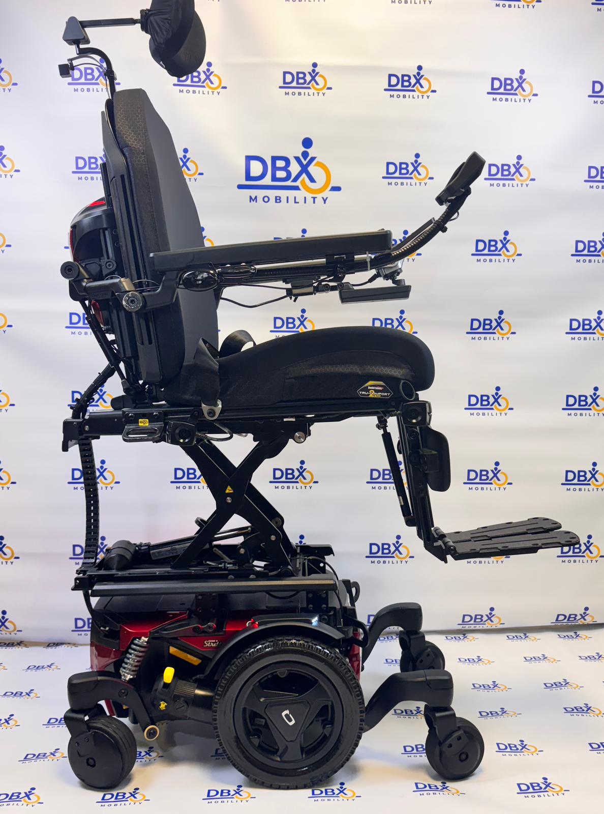 Quantum Edge 3 Stretto Powerchair | iLevel Lift & Tilt | Camera System