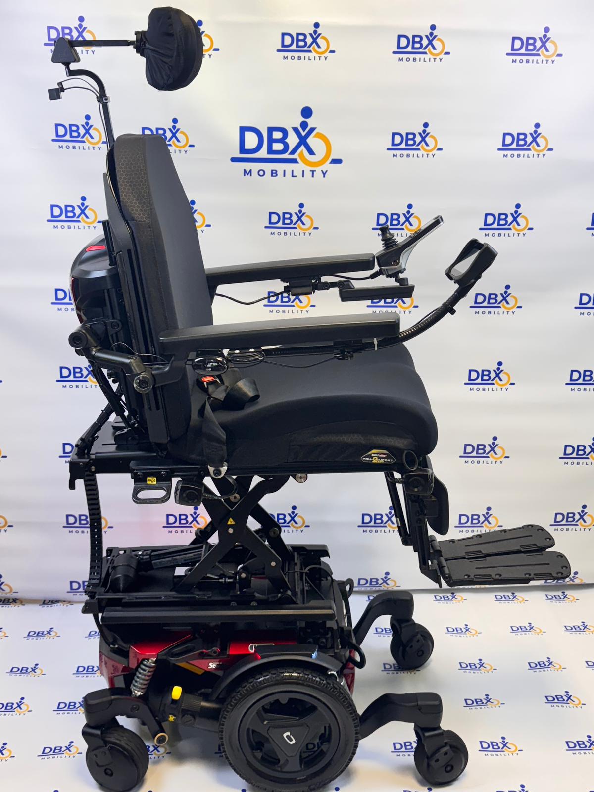 Quantum Edge 3 Stretto Powerchair | iLevel Lift & Tilt | Camera System