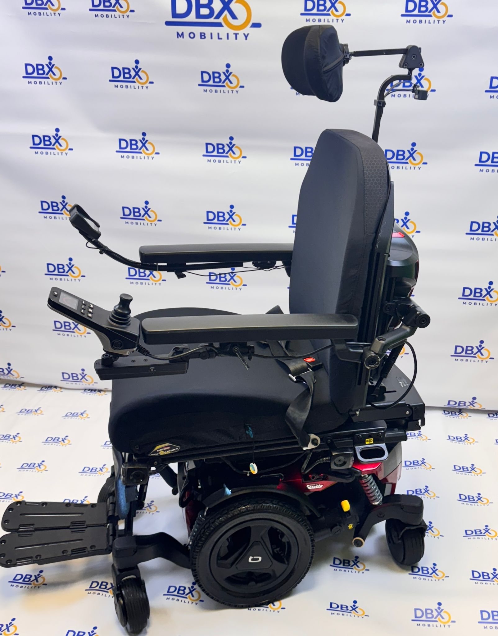Quantum Edge 3 Stretto Powerchair | iLevel Lift & Tilt | Camera System